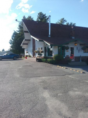 Гостиница Motel les Pins  Гранби